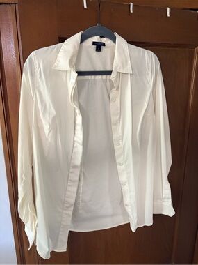 Ann Taylor Classic Button-Down Shirt in Ivory